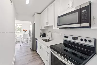 100 Lincoln Rd #538, Miami Beach, FL 33139 - Photo 11