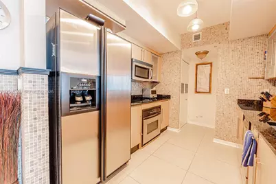 325 S Biscayne Blvd #3821, Miami, FL 33131 - Photo 17