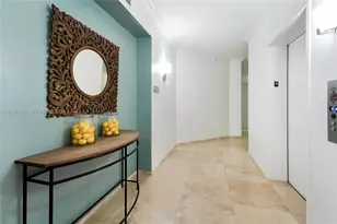 300 South Pointe Dr, Miami Beach, FL 33139 - Photo 1