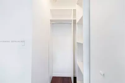 300 S Pointe Dr #405, Miami Beach, FL 33139 - Photo 25