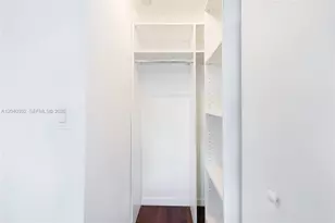 300 South Pointe Dr, Miami Beach, FL 33139 - Photo 25