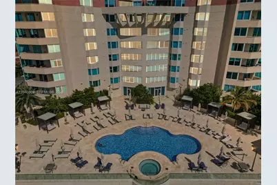 300 S Pointe Dr #405, Miami Beach, FL 33139 - Photo 39