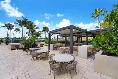 300 S Pointe Dr #405, Miami Beach, FL 33139 - Photo 53
