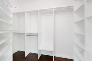 300 South Pointe Dr, Miami Beach, FL 33139 - Photo 17