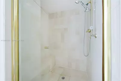 300 S Pointe Dr #405, Miami Beach, FL 33139 - Photo 33
