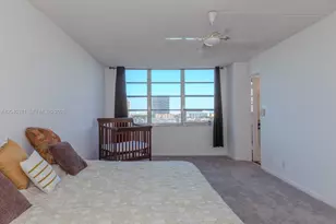 137 Golden Isles Dr, Hallandale Beach, FL 33009 - Photo 25