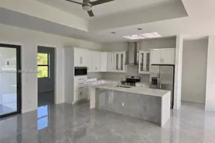 815 Anaconda Ave S, Lehigh Acres, FL 33974 - Photo 5
