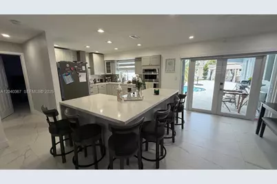 10450 NW 19th St, Pembroke Pines, FL 33026 - Photo 1
