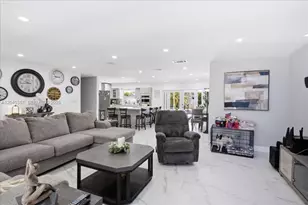 10450 NW 19th St, Pembroke Pines, FL 33026 - Photo 23