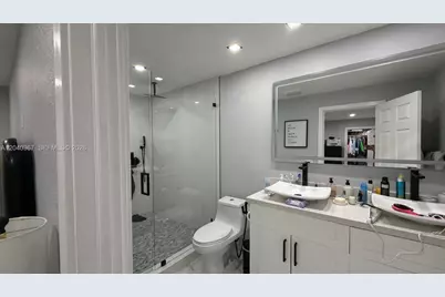 10450 NW 19th St, Pembroke Pines, FL 33026 - Photo 11