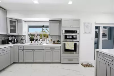 10450 NW 19th St, Pembroke Pines, FL 33026 - Photo 11