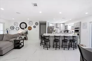 10450 NW 19th St, Pembroke Pines, FL 33026 - Photo 7
