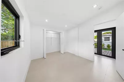 1021 NW 48th St, Miami, FL 33127 - Photo 19