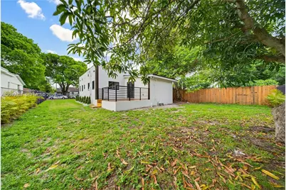 1021 NW 48th St, Miami, FL 33127 - Photo 33