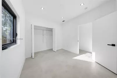 1021 NW 48th St, Miami, FL 33127 - Photo 17