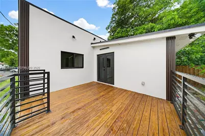 1021 NW 48th St, Miami, FL 33127 - Photo 7