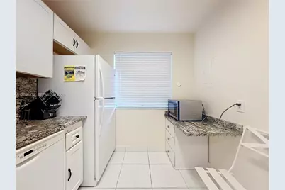 4545 Luxemburg Ct #103, Lake Worth, FL 33467 - Photo 5