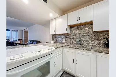 4545 Luxemburg Ct #103, Lake Worth, FL 33467 - Photo 3
