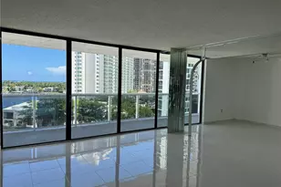 20505 E Country Club Dr, Aventura, FL 33180 - Photo 9