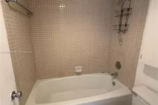 20505 E Country Club Dr, Aventura, FL 33180 - Photo 15