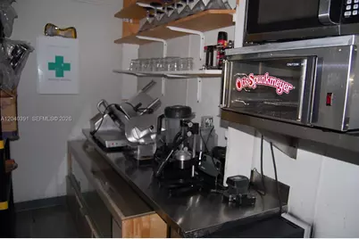 8872 SW 24th St, Miami, FL 33165 - Photo 37