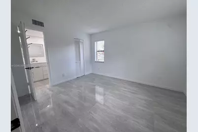 10325 NW 11th St #101, Pembroke Pines, FL 33026 - Photo 15