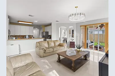 8542 NW 111th Ct, Doral, FL 33178 - Photo 9