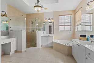 8542 NW 111th Ct, Doral, FL 33178 - Photo 17