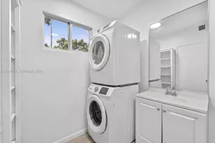 1168 NW 30th St, Miami, FL 33127 - Photo 17