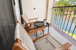 305 Lakeview Dr, Weston, FL 33326 - Photo 19