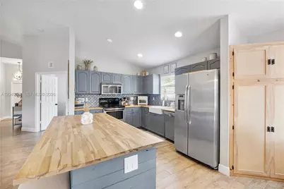 124 Preserve Dr, Royal Palm Beach, FL 33411 - Photo 23
