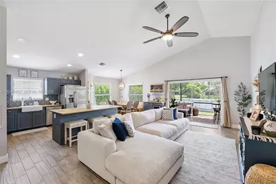 124 Preserve Dr, Royal Palm Beach, FL 33411 - Photo 17