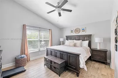 124 Preserve Dr, Royal Palm Beach, FL 33411 - Photo 33