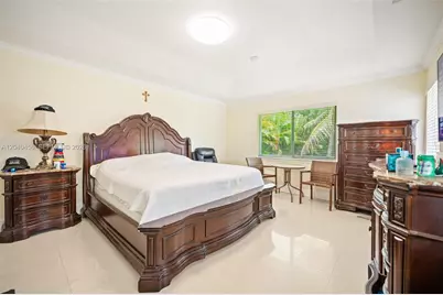 6185 W 10th Ave, Hialeah, FL 33012 - Photo 15
