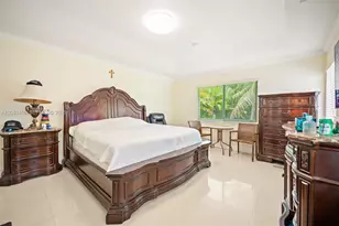 6185 W 10th Ave, Hialeah, FL 33012 - Photo 15