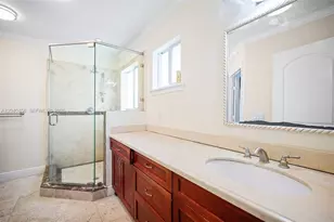 6185 W 10th Ave, Hialeah, FL 33012 - Photo 17