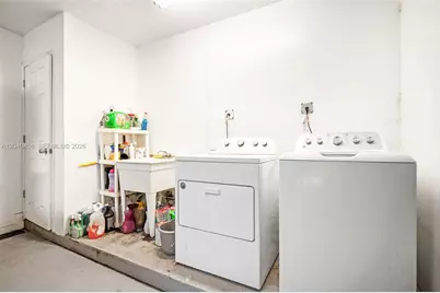 6185 W 10th Ave, Hialeah, FL 33012 - Photo 21