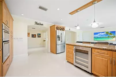 6185 W 10th Ave, Hialeah, FL 33012 - Photo 13