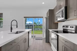 805 SE 18th St, Homestead, FL 33034 - Photo 1