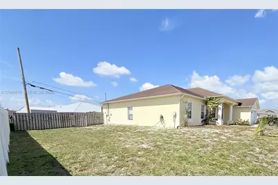 3762 SW Darby Ln, Port Saint Lucie, FL 34953 - Photo 5