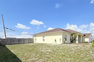 3762 SW Darby Ln, Port Saint Lucie, FL 34953 - Photo 5