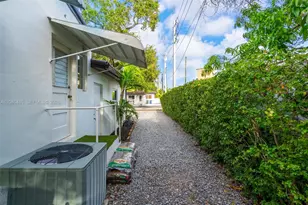 21 SW 59th Ave, Miami, FL 33144 - Photo 25