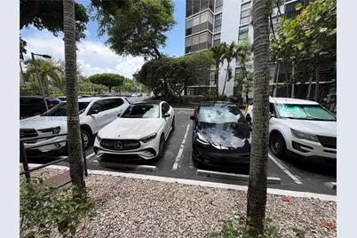 20500 W Country Club Dr #109, Aventura, FL 33180 - Photo 5