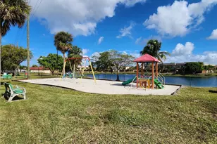 13412 SW 17th Terrace Cir S, Miami, FL 33175 - Photo 17