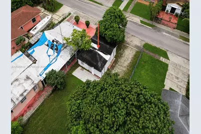 867 NW 109th St, Miami, FL 33168 - Photo 11
