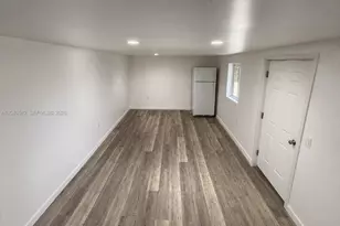867 NW 109th St, Miami, FL 33168 - Photo 3