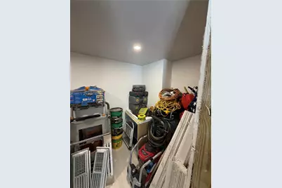 867 NW 109th St, Miami, FL 33168 - Photo 9