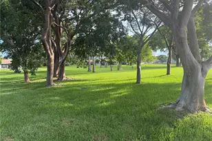 360 B Lakewood Cir E, Margate, FL 33063 - Photo 19