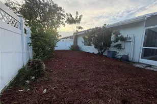 360 B Lakewood Cir E, Margate, FL 33063 - Photo 13