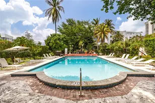 255 W 24th St, Miami Beach, FL 33140 - Photo 13
